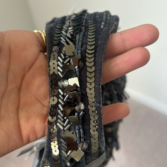 Viral Blue Velvet Beaded Sequins Bag - Picture 6 of 6